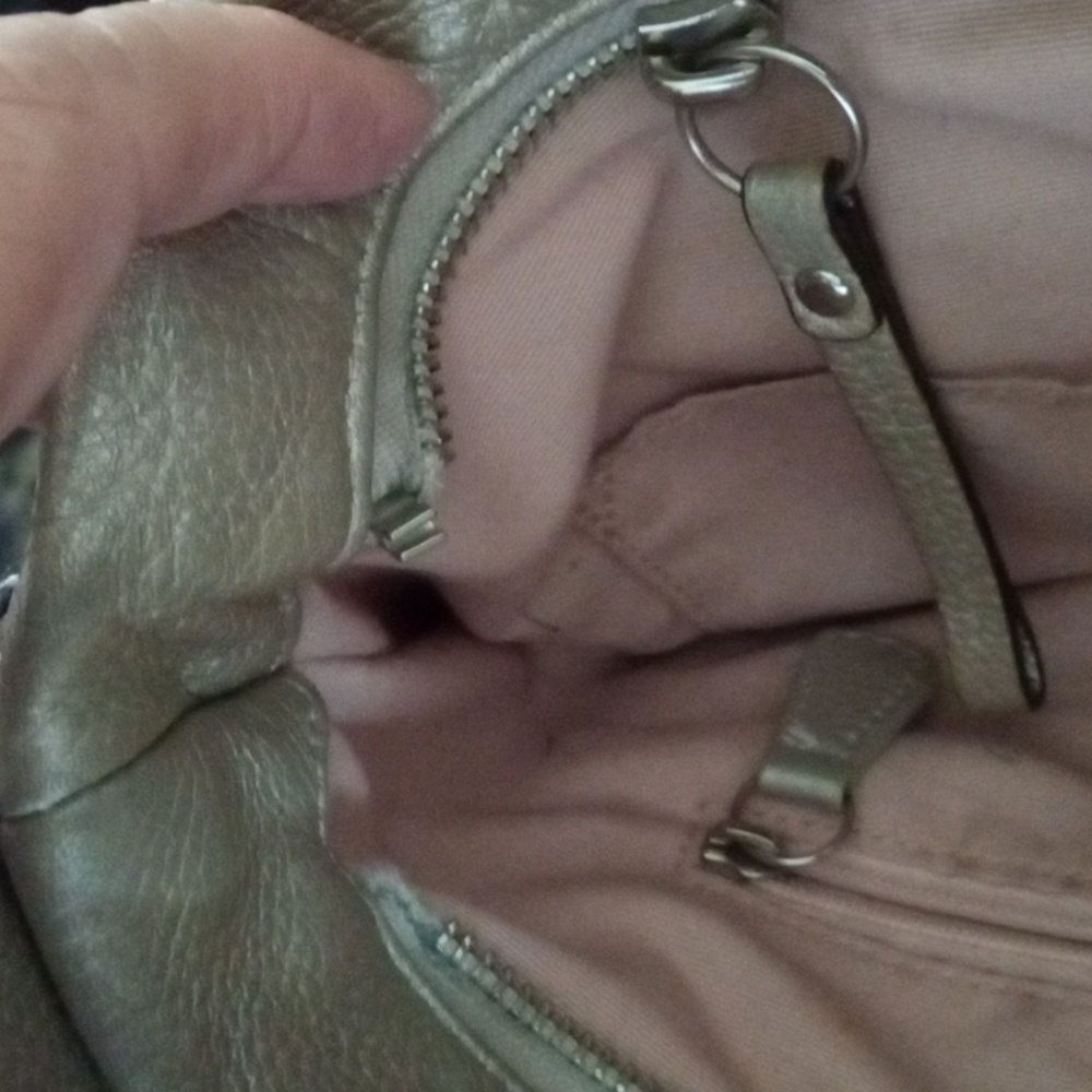 Coach Chain Duffle Crossbody Shoulder Bag in Metallic Pebbled Leather - Picture 7 of 8